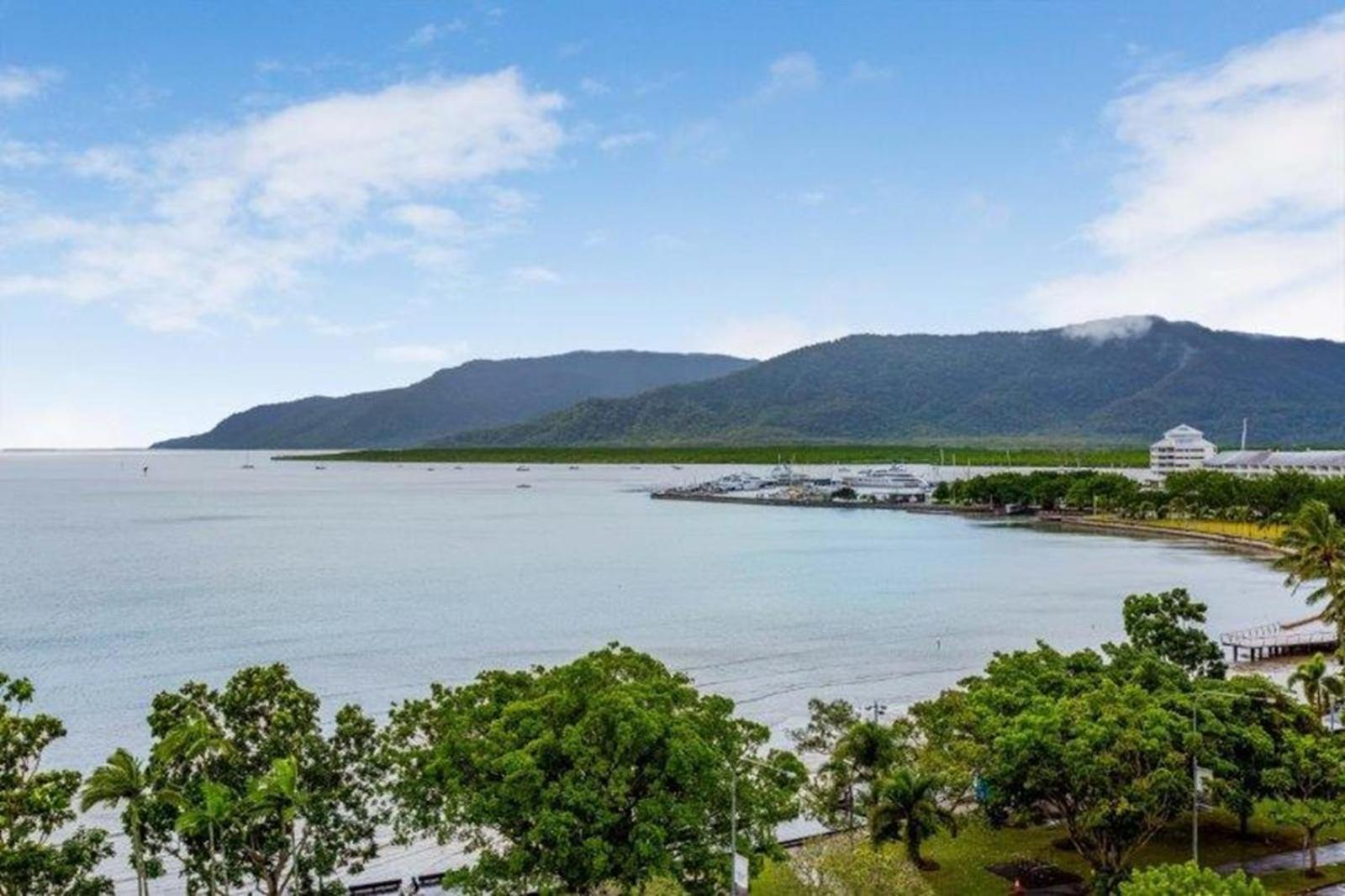 Cairns Ocean View Apartment In Aquarius Bagian luar foto