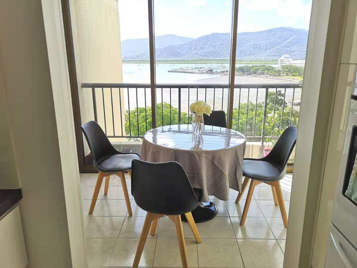 Cairns Ocean View Apartment In Aquarius Bagian luar foto
